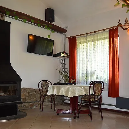 Nyaraló Tanevi *